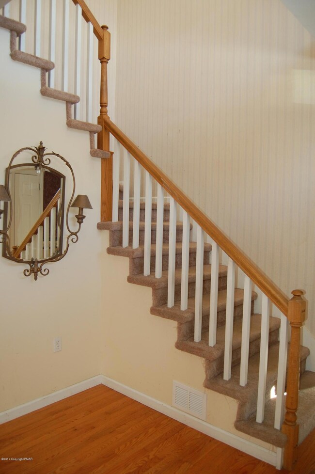 160 Escoll Dr, East Stroudsburg, PA 18301 - photo 4