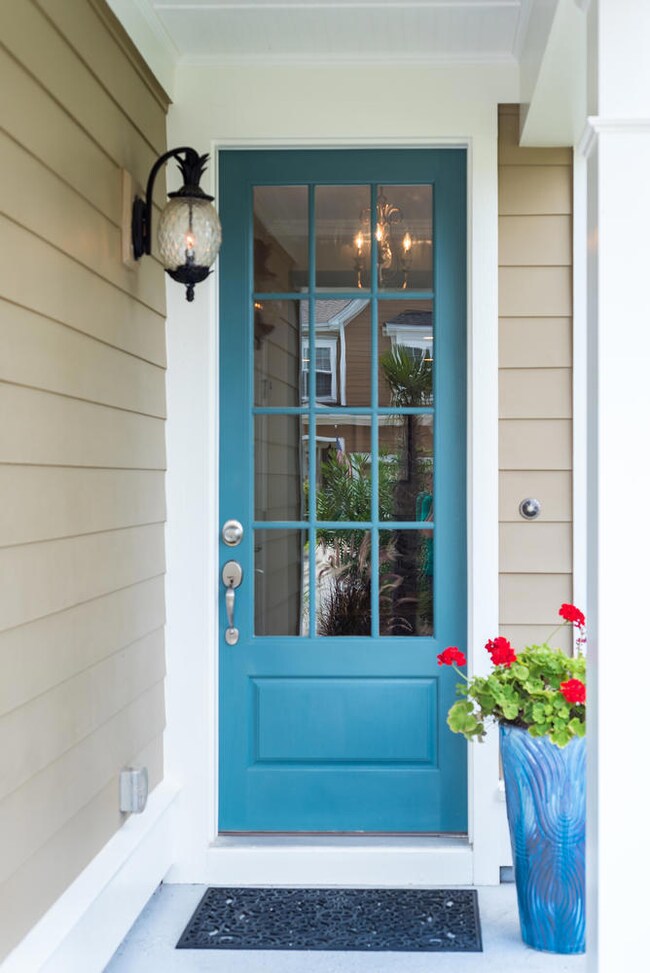 Covered Front & Private Entry