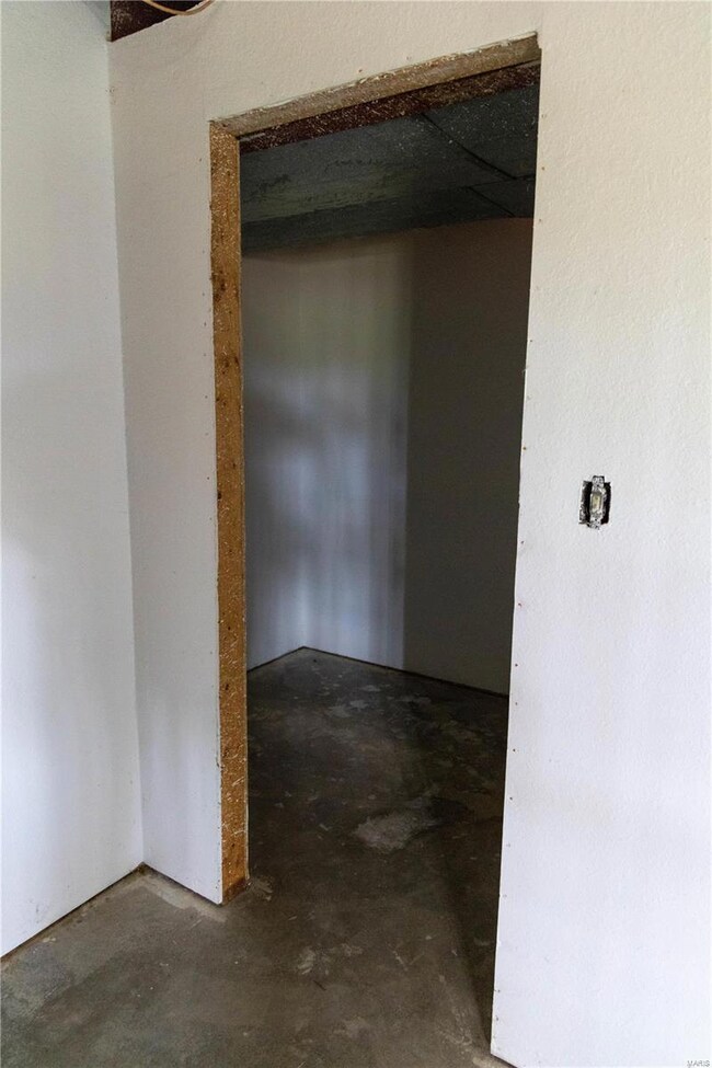 200 Walton Dr, Glen Carbon, IL 62034 - photo 6