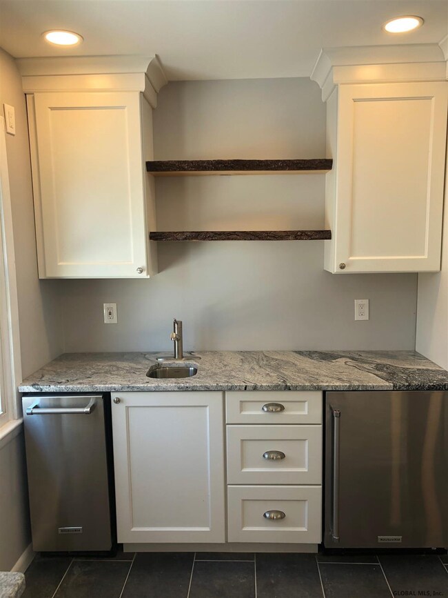 5 Fernwood Dr, Albany, NY 12211 - photo 6