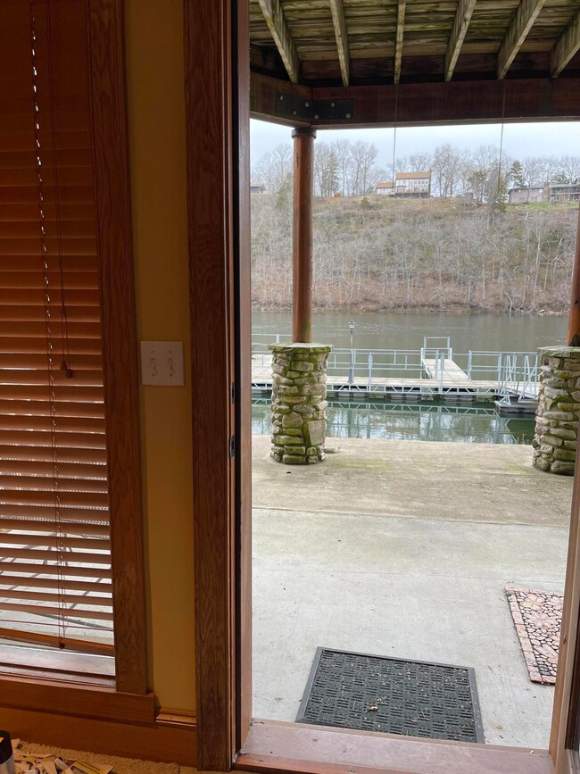 327 Valencia RD, Branson, MO