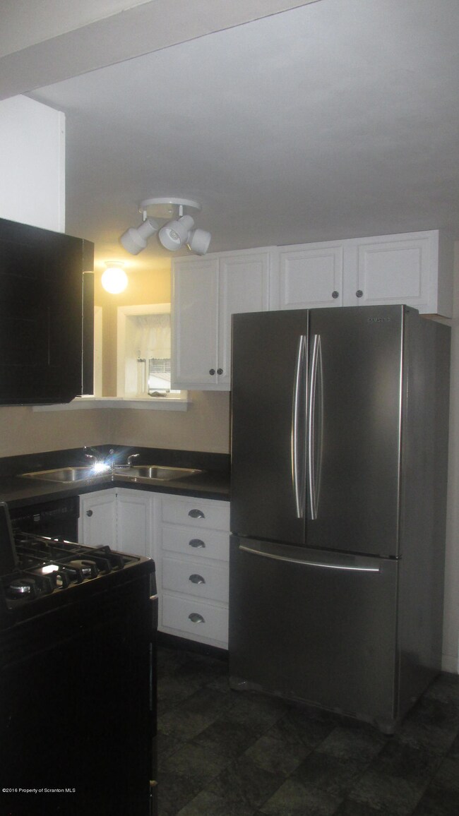 1305 Olga St, Scranton, PA 18519 - photo 3