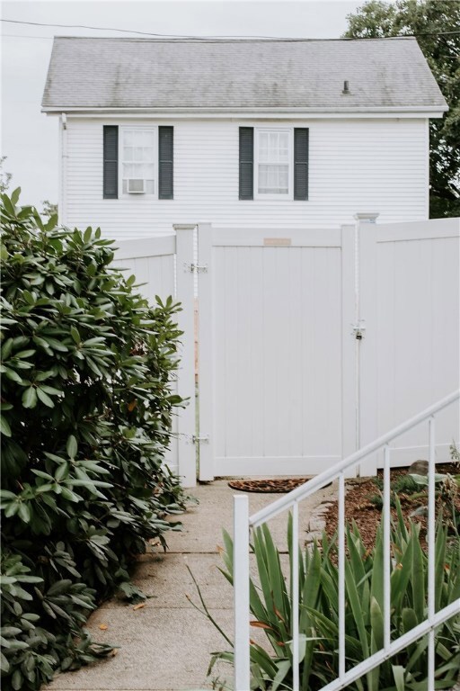 78 Pine St, Pawtucket, RI 02860 - photo 5