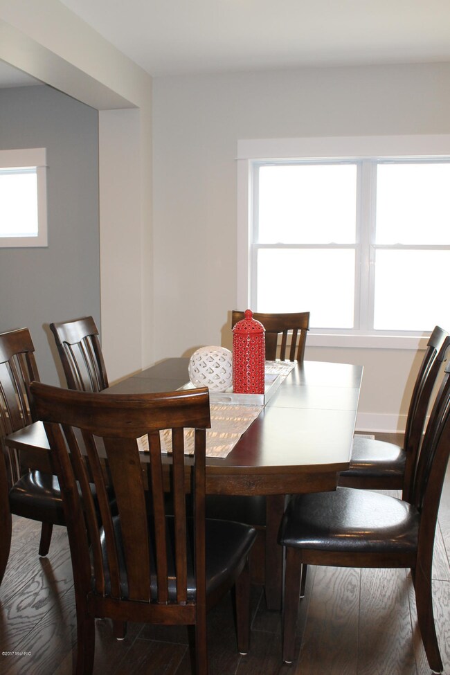 10420 Knollgate Dr, Holland, MI 49423 - photo 7