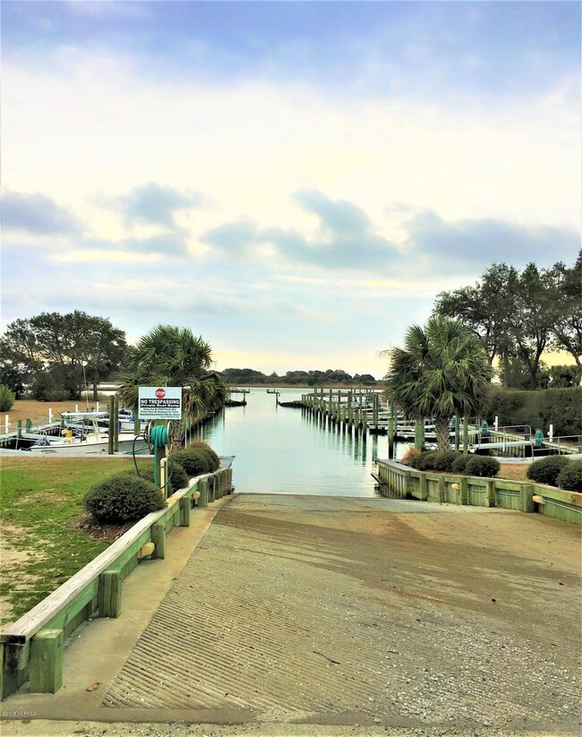 Ramp/Marina/Slips