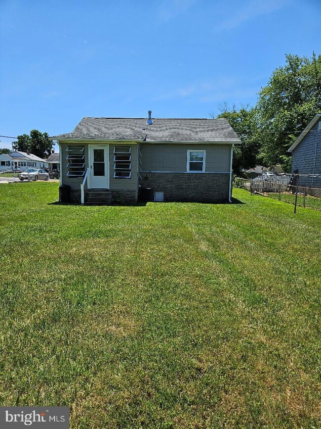 558 Compass Rd E, Middle River, MD 21220 - photo 6