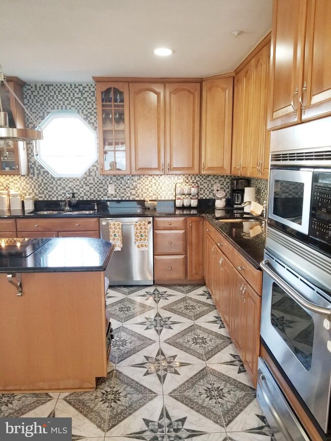 8309 Cypress St, Laurel, MD 20707 - photo 5