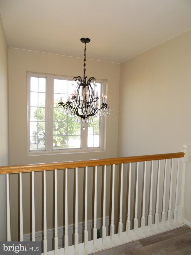 6 Crimson Dr, Norristown, PA 19401 - photo 5