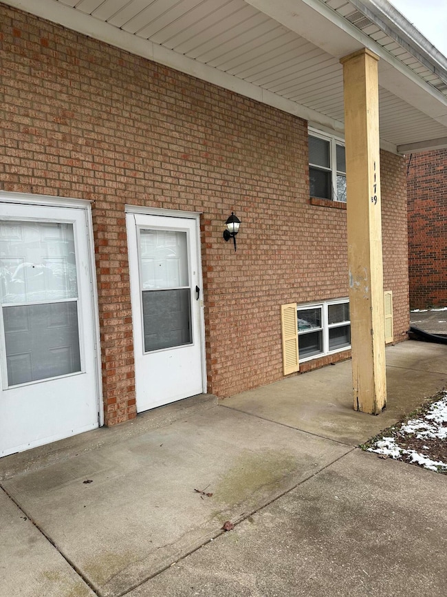 1179 Tatesbrook Dr unit B, Lexington, KY 40517 - photo 2