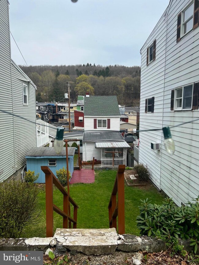 416 Middle St, Ashland, PA 17921 - photo 6