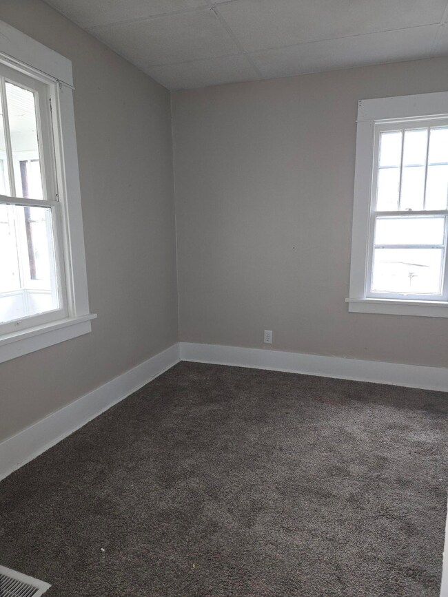 135 Seedorff St, Battle Creek, MI 49037 - photo 5