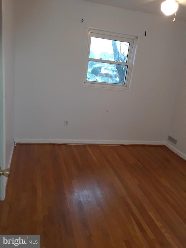 6008 Rosedale Dr, Hyattsville, MD 20782 - photo 5