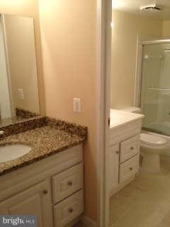 Treebrooke unit 107, Oakton, VA 22124 - photo 7