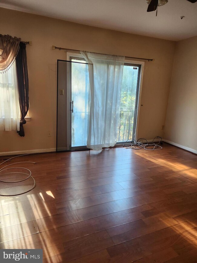 1325 Upcot Ct, Capitol Heights, MD 20743 - photo 4