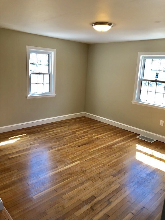 15 Burley St, Danvers, MA 01923 - photo 5