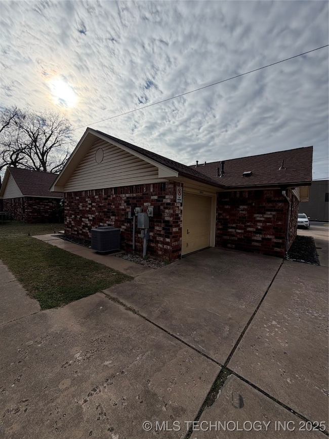 1401 E 55th St unit B, Tulsa, OK 74105 - photo 3