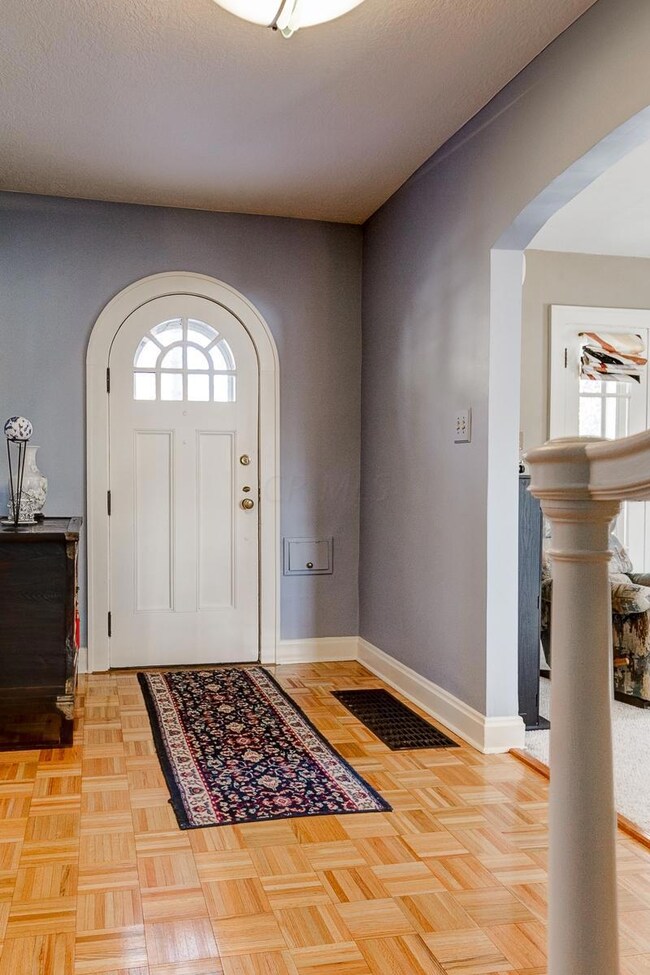 Center Hall Entry