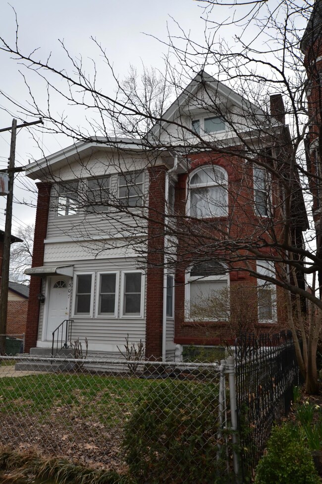 307 W 6th Ave unit 9, Columbus, OH 43201 - photo 2