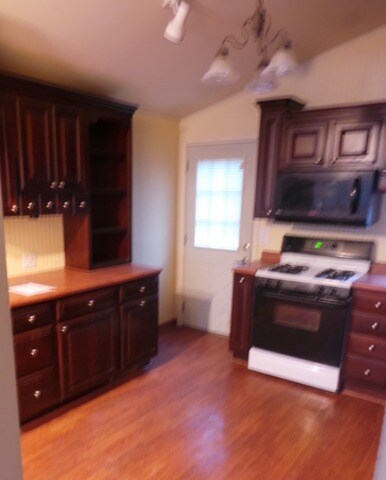 1507 Amarillo Dr, Carpentersville, IL 60110 - photo 2