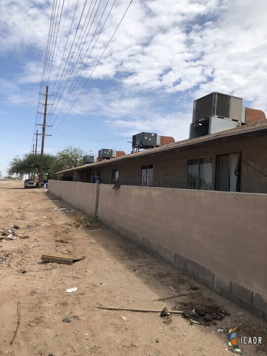 810 N 7th St, El Centro, CA 92243 - photo 3