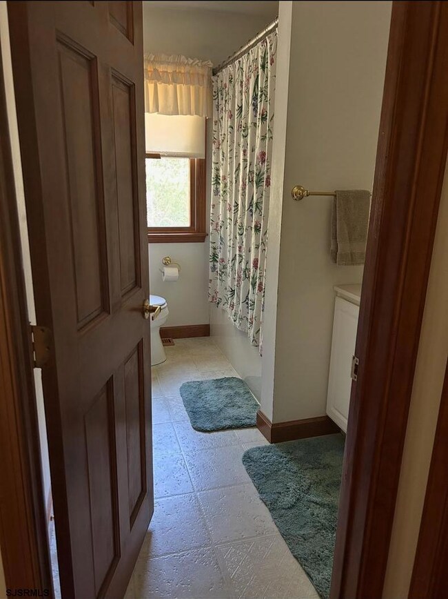 199 S Lakeview Dr, Gibbsboro, NJ 08026 - photo 4