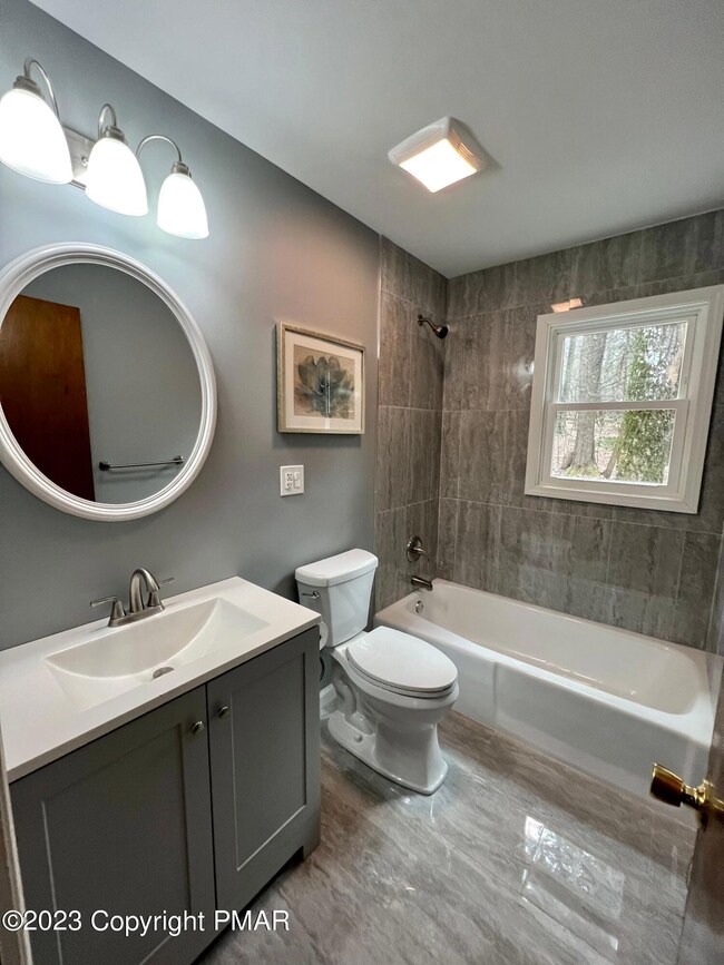 1121 Acorn Dr, Kunkletown, PA 18058 - photo 4