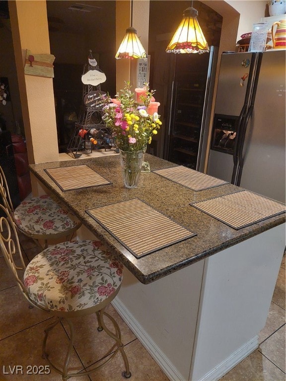 Kitchen breakfast counter