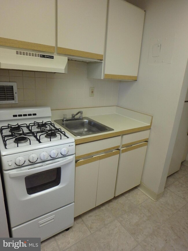 1011 Arlington Blvd unit 728, Arlington, VA 22209 - photo 4