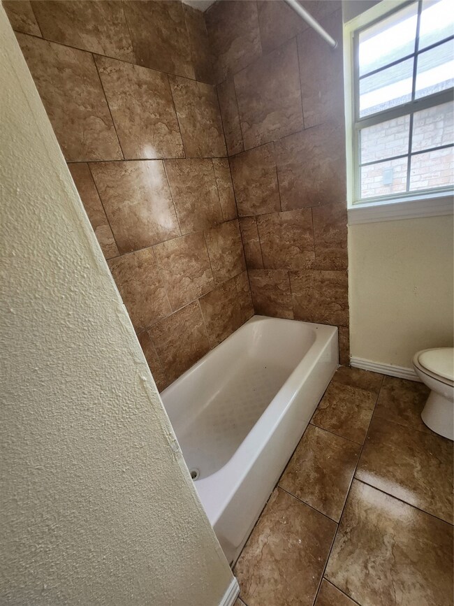 4731 Denmark St, Houston, TX 77016 - photo 6