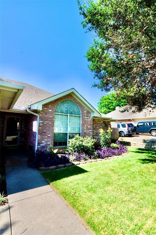 910 Overton Dr, Weatherford, TX 76086 - photo 3