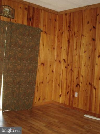 944 Howerton Rd, Dunnsville, VA 22454 - photo 2