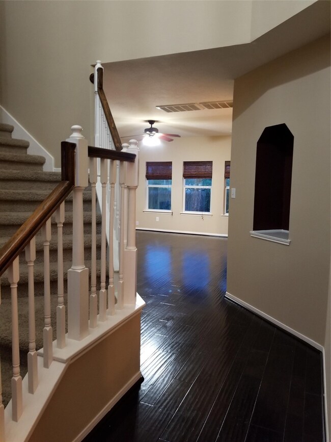 5002 Jolie Dr, Pearland, TX 77584 - photo 2