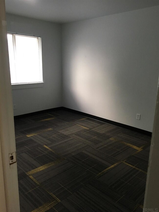 801 Princeton Blvd, Elkhart, IN 46516 - photo 3