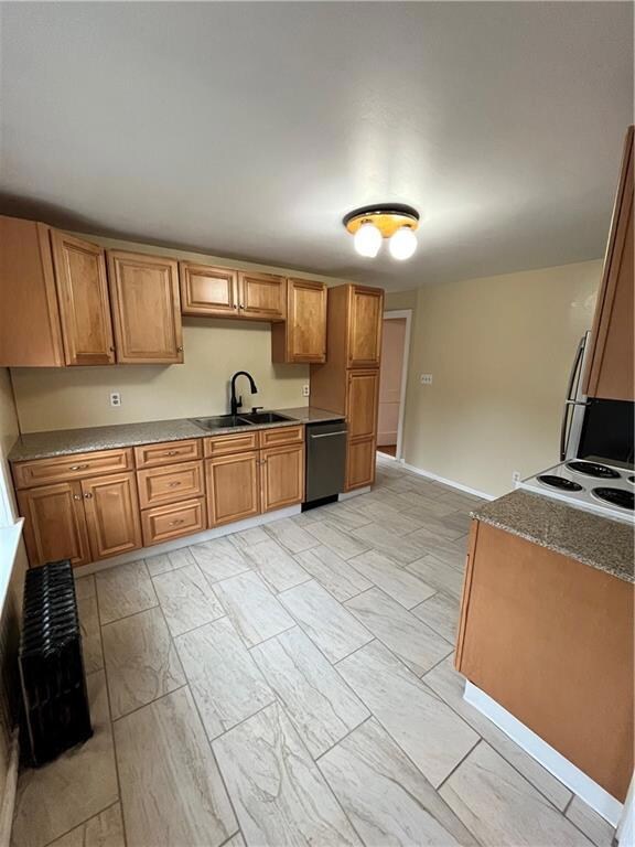 69 Hull St, Warwick, RI 02888 - photo 7