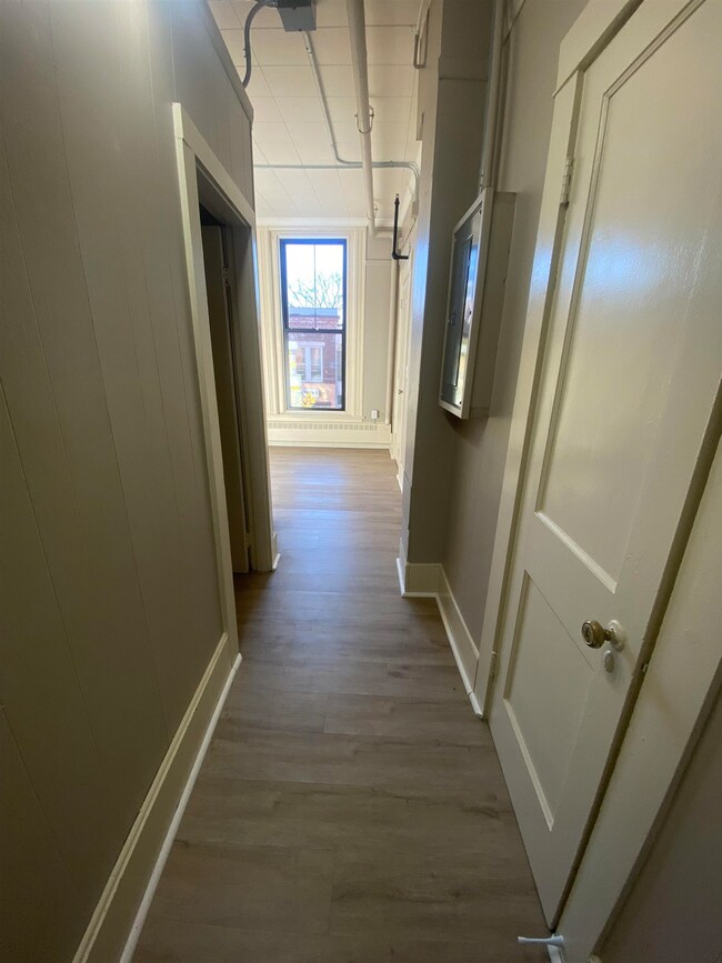 1 Pleasant St unit 204, Claremont, NH 03743 - photo 3