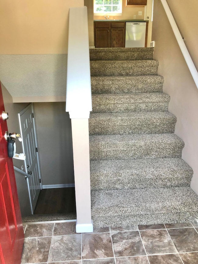 1225 Snowden Terrace, Johnson City, TN 37601 - photo 2