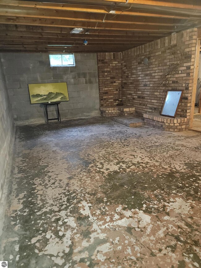 1717 E Almeda Beach Rd, Pinconning, MI 48650 - photo 6