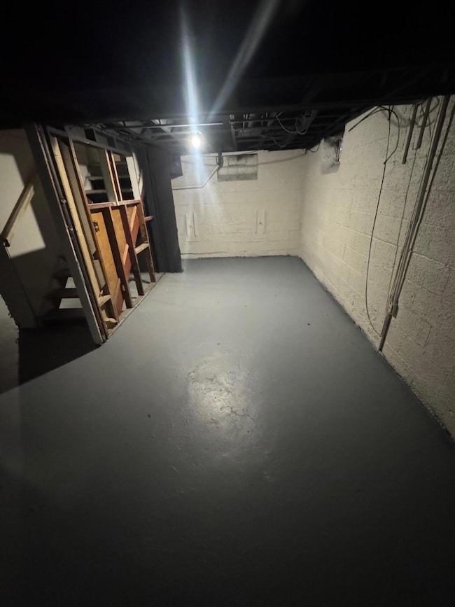 8900 Artesian St, Detroit, MI 48228 - photo 7