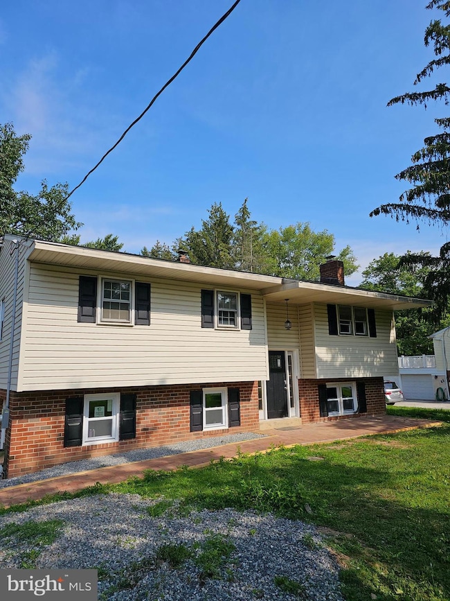 1316 E Evergreen Dr, Phoenixville, PA 19460 - photo 2