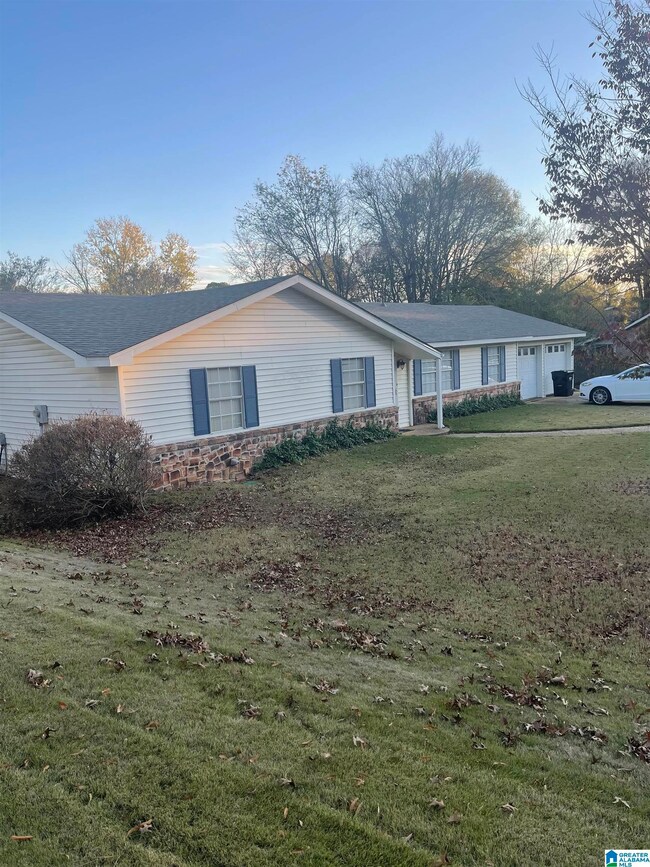 2109 Vicki Dr, Birmingham, AL 35235 - photo 2
