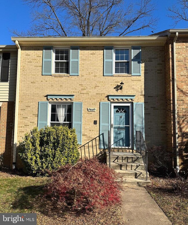 9669 Lindenbrook St, Fairfax, VA 22031 - photo 2
