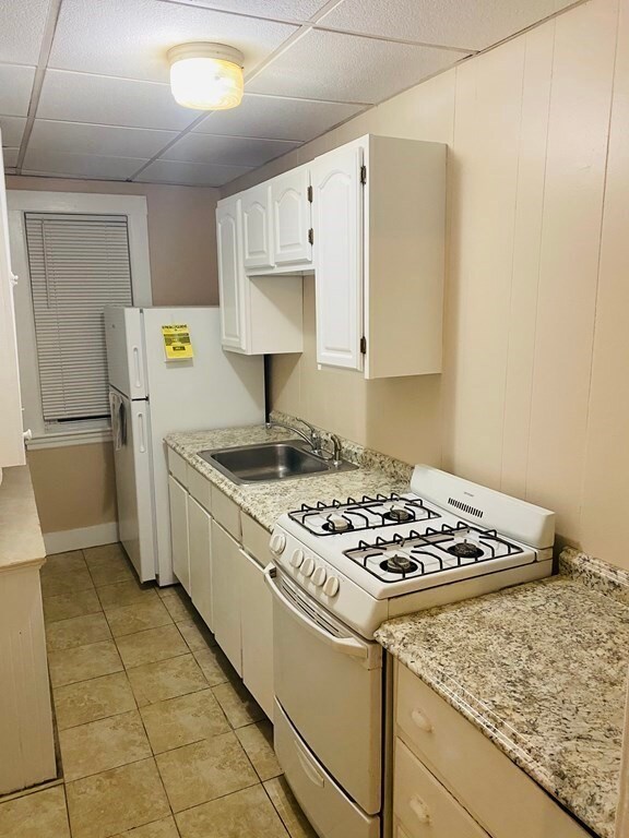 75 Webster St unit 5, Haverhill, MA 01830 - photo 3