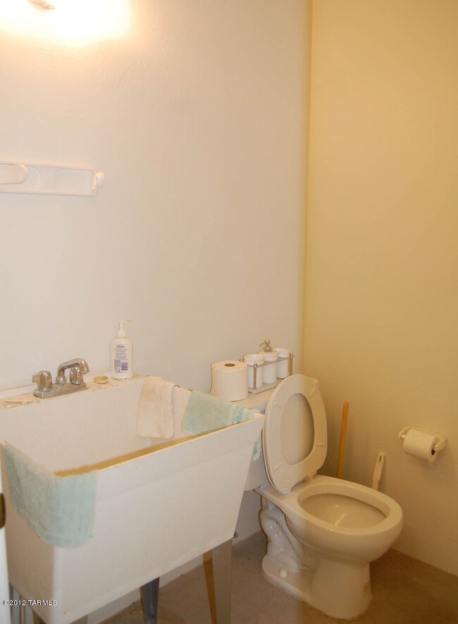 Studio bathroom