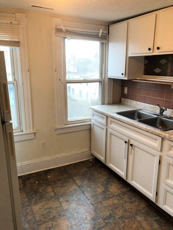 40 Elmdale St unit 3, West Springfield, MA 01089 - photo 3