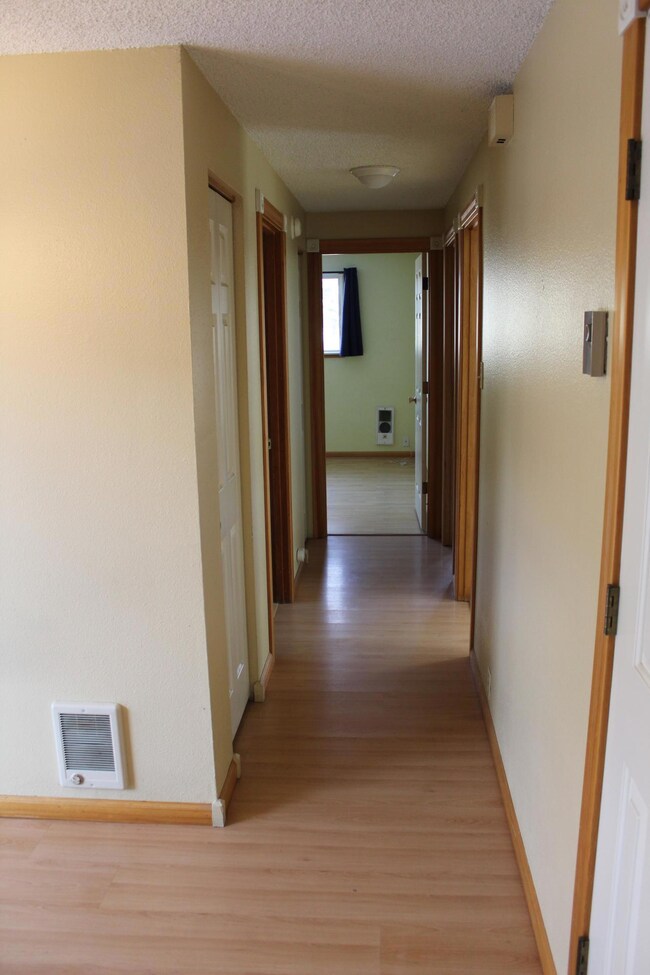 546 NW 12th St, Bend, OR 97701 - photo 6