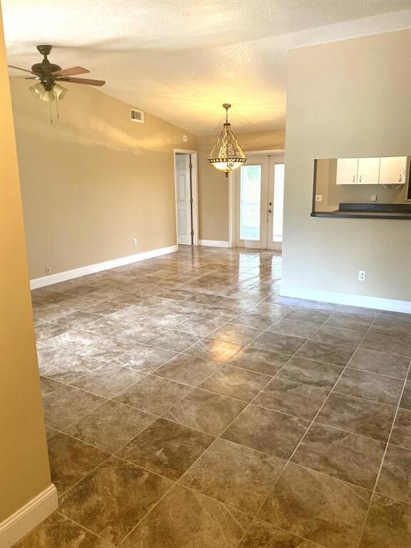 Living/dinning area