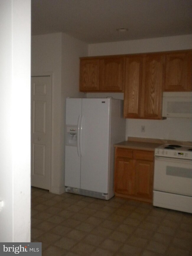 213 N View Cir, Warrenton, VA 20186 - photo 4