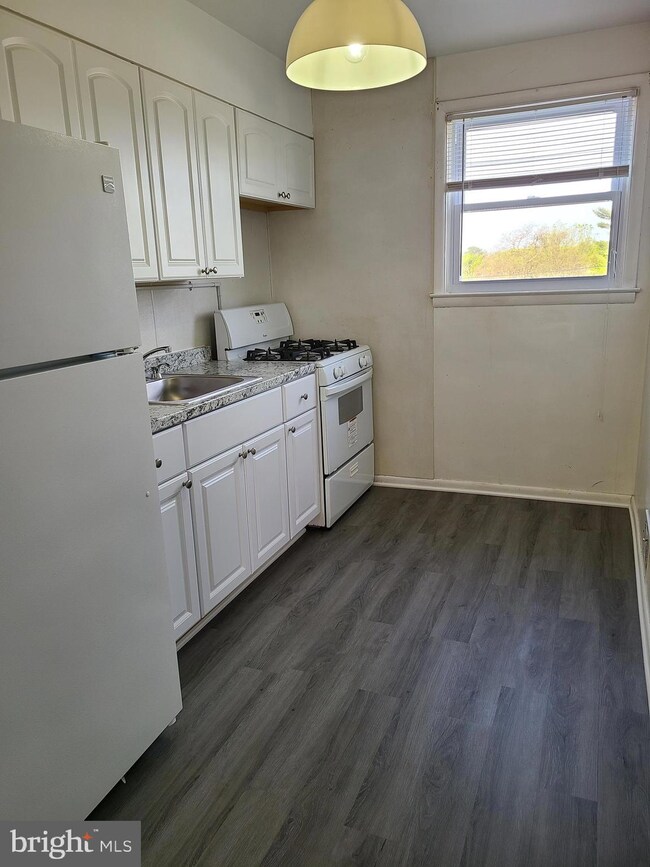 6236 Tramore Rd, Baltimore, MD 21214 - photo 3