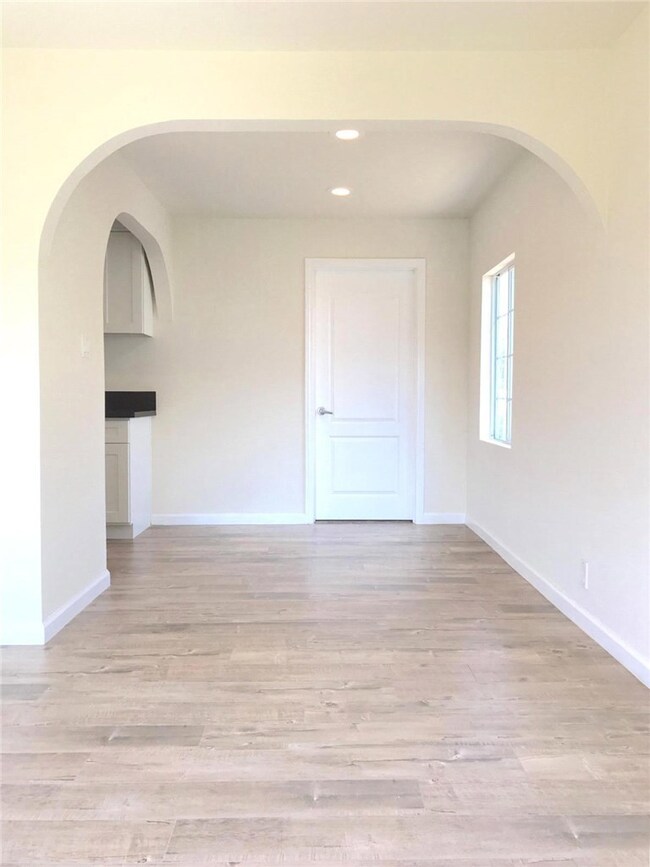 11909 Belhaven St, Los Angeles, CA 90059 - photo 6