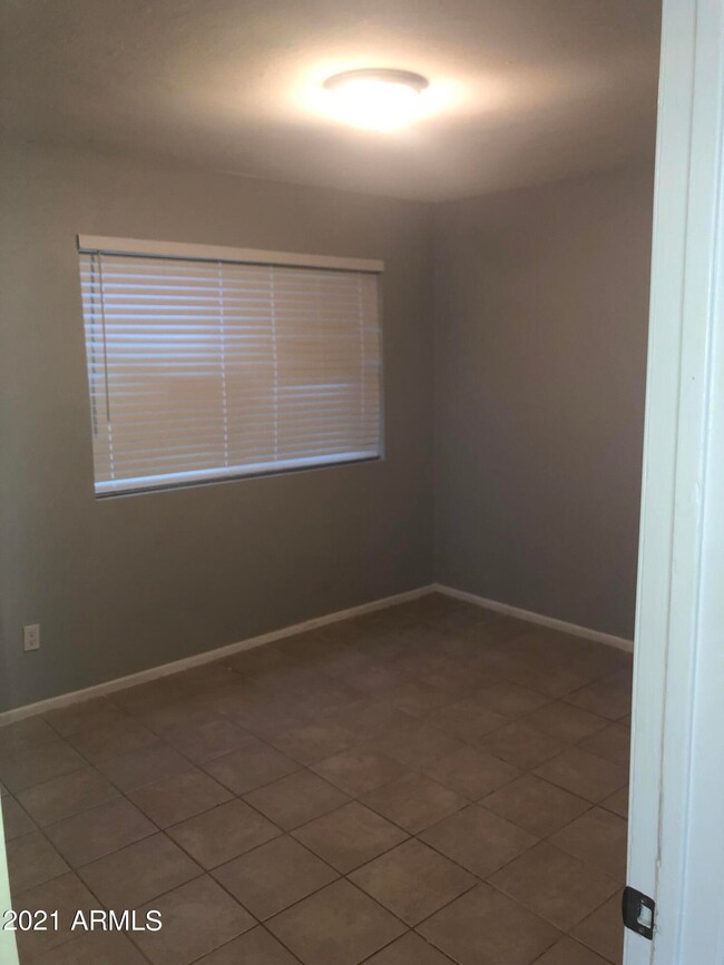 40 E Ingram St unit II, Mesa, AZ 85201 - photo 4